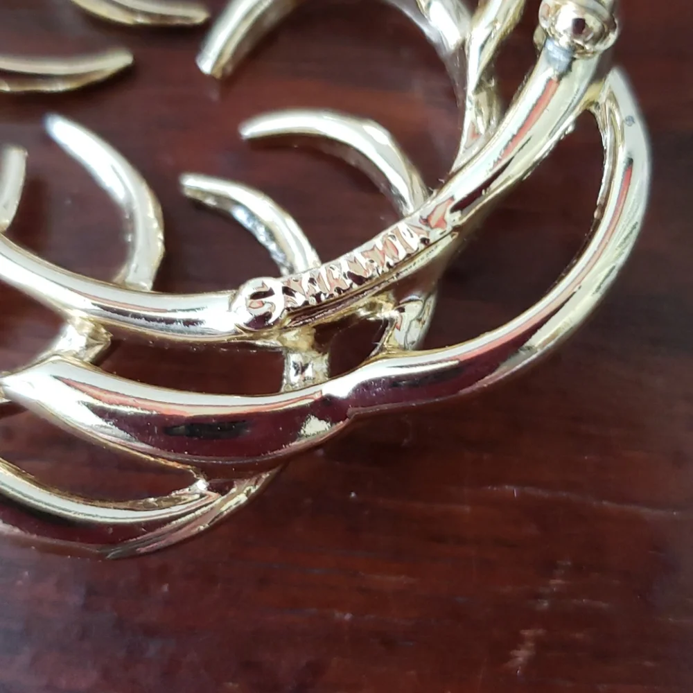 Vintage Sarah Coventry Circle Brooch